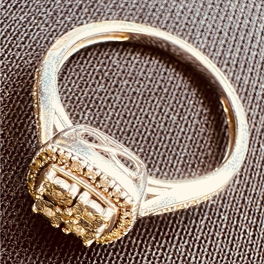 Timeless Silver Engagement Ring with Prong Setting and High Polish Finish - Picture 3 of 4